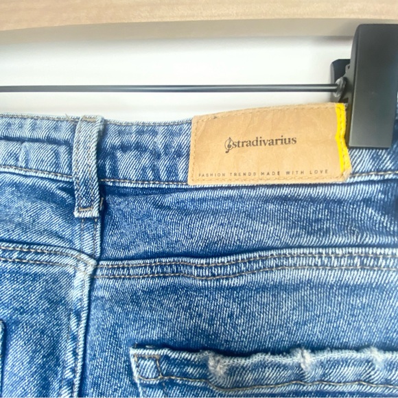 Stradivarius Mom Slim Jean Medium Wash size 4 - Picture 8 of 10